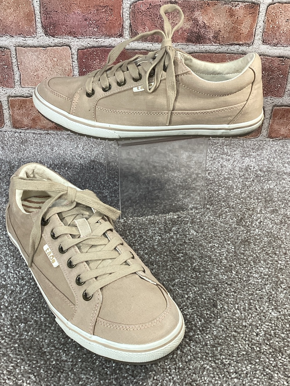 Taos Moc Star womens Sneakers size 7.5